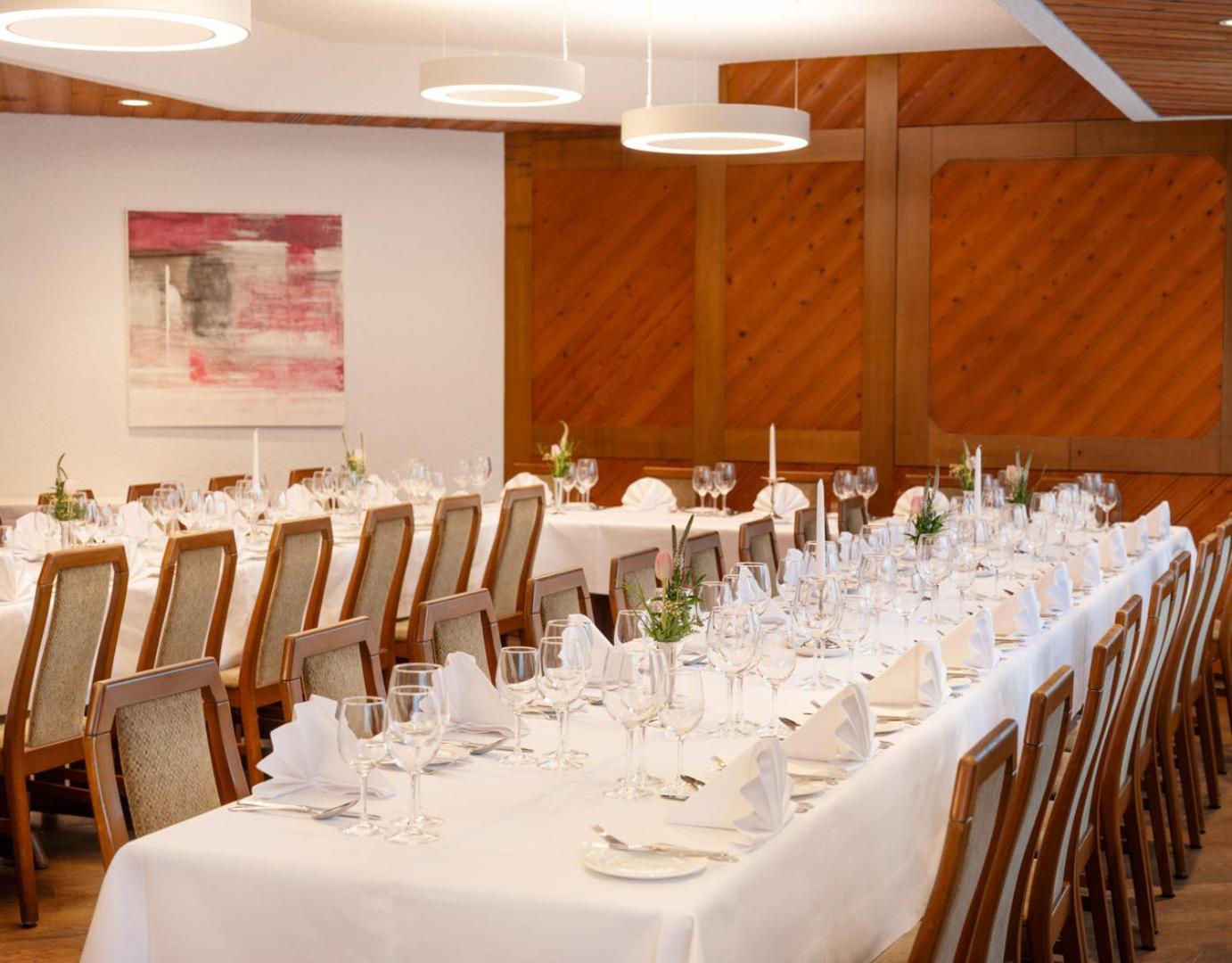 Hotel Restaurant Kreuz Kaiserstuhl Buitenkant foto